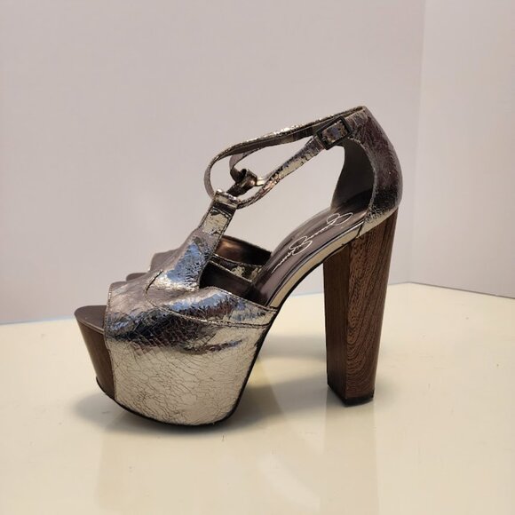 Jessica Simpson Silver Metallic T-Strap Platform Sandals - Picture 8 of 9